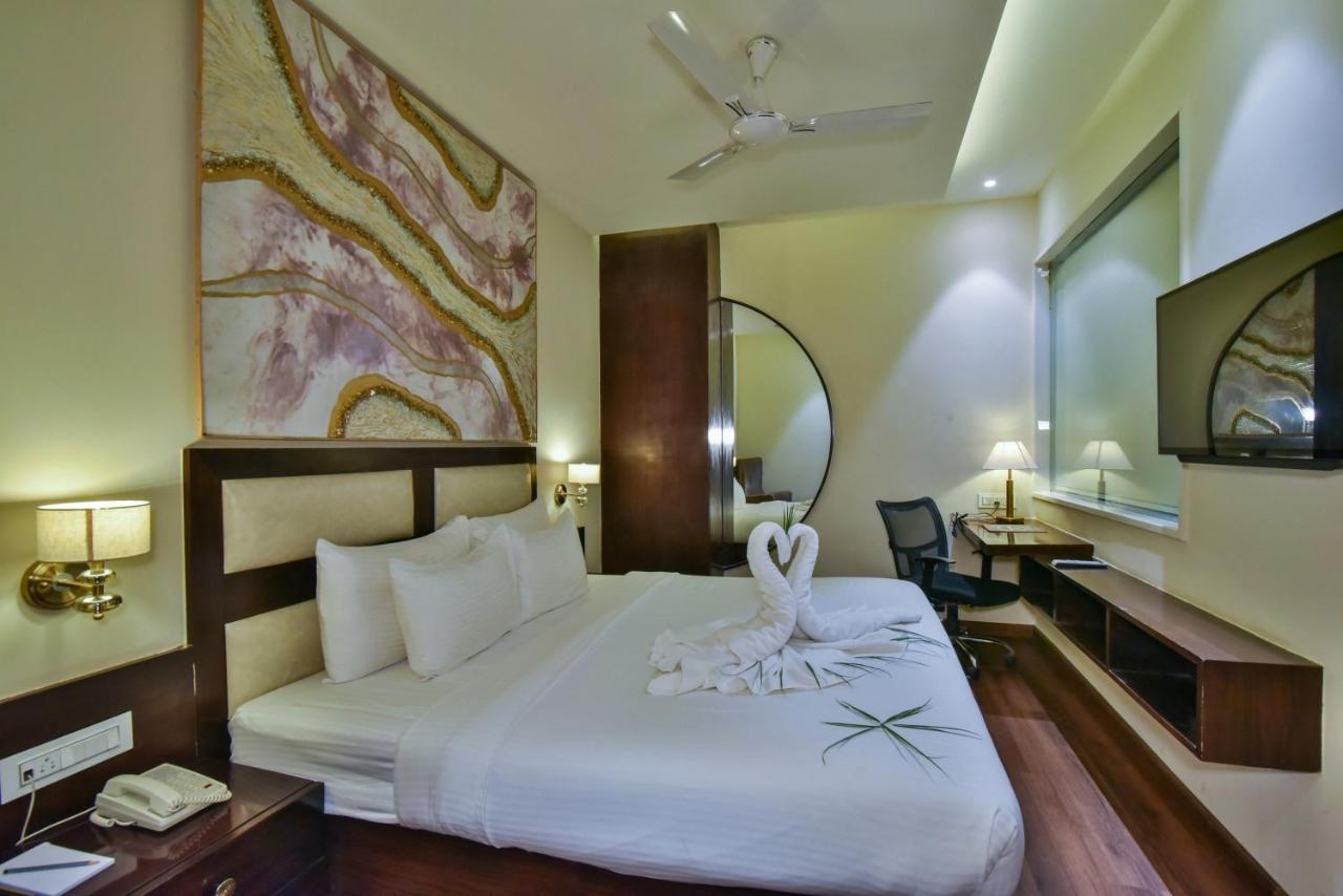 Hotel Br Grand With Nimo Club Amritsar -5 Mint From Golden Temple Exterior foto